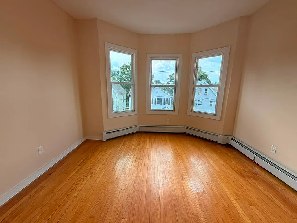 2 bed, $1,700 — Photo 4