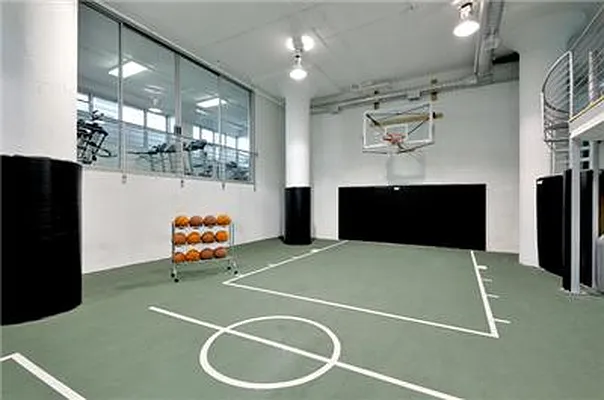 Rented by CORE | media 18