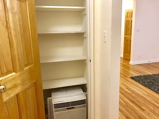 Rented by Voro, LLC | media 28