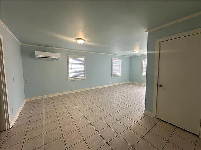 1627 Feronia St — Photo 8