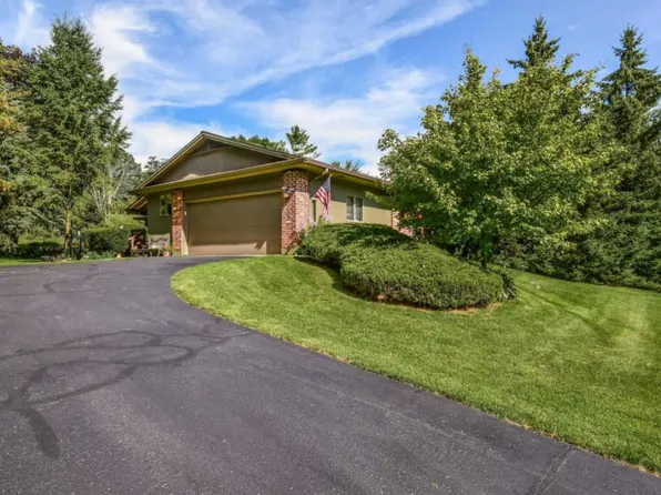 3598 Charlevoix Dr SE, Grand Rapids, MI 49546
