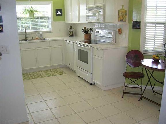 4th image of 720 Lake Orchid Cir Unit 720-103