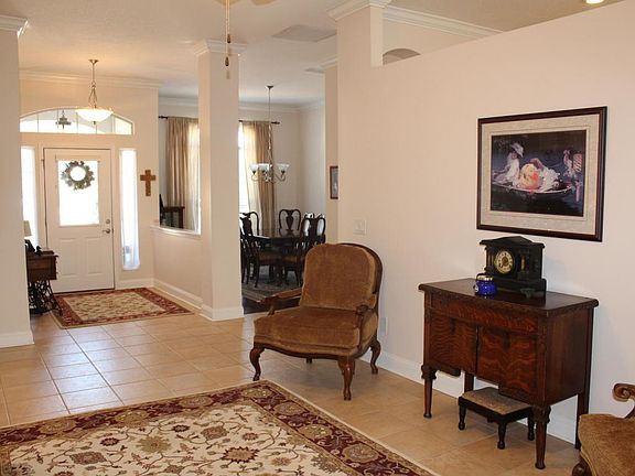 3rd image of 2562 Winged Elm Dr E