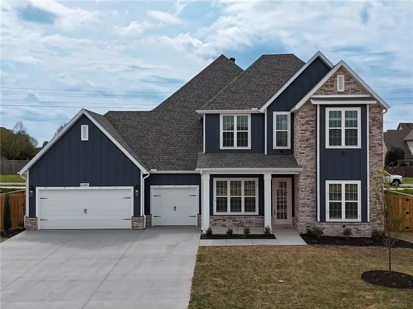 6485 Courtland Ave, Springdale, AR 72762