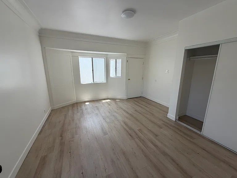 2139 Venice Blvd — Photo 10