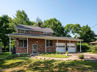 220 E 3rd St, Perry, MI 48872