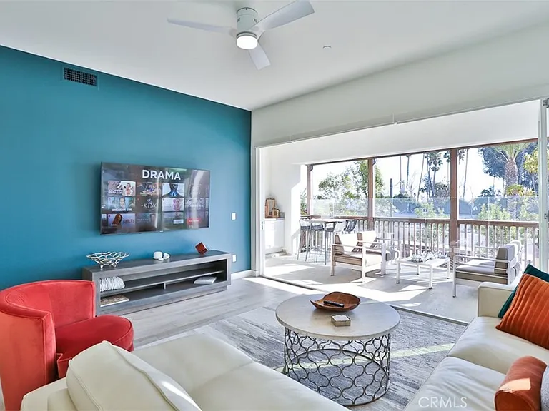 1529 Doheny Way — Photo 23