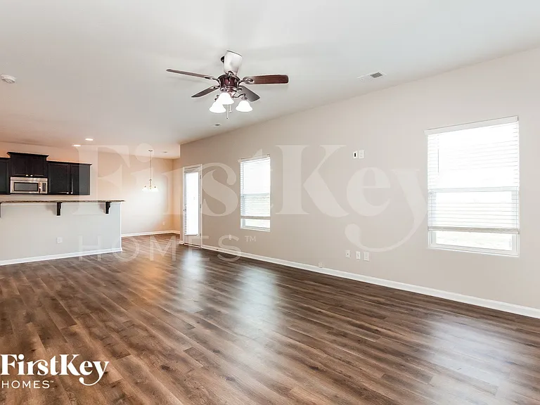 2516 Meadow Crossing Dr — Photo 6