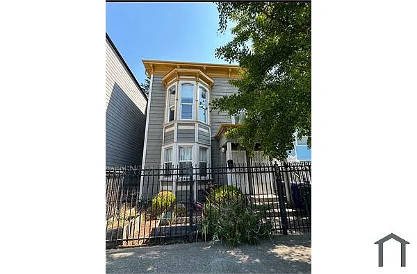 1642 12th St photo 1