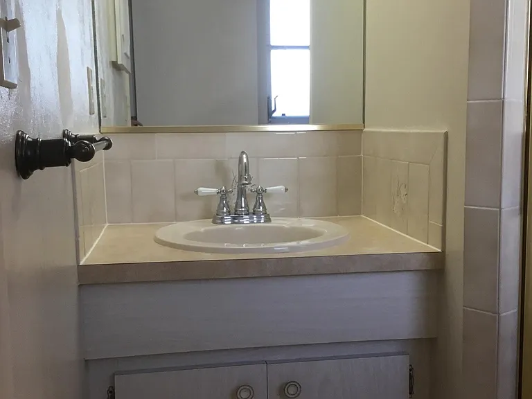 4518 Linwood St — Photo 12