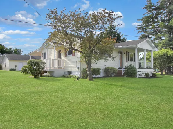 75 1st St, Falls Creek, PA 15840
