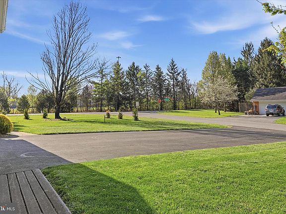 5th image of 20 Minnick Rd