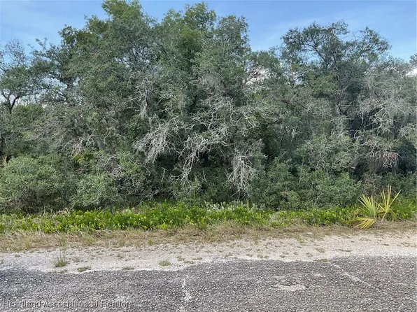 242 Crystal Lake Dr, Lake Placid, FL 33852