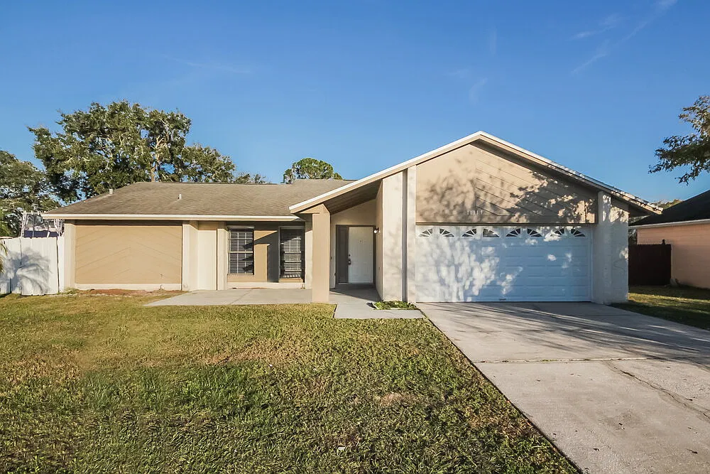 4 bed, 2.0 bath, 1665 sqft, $4,580 — Photo 1