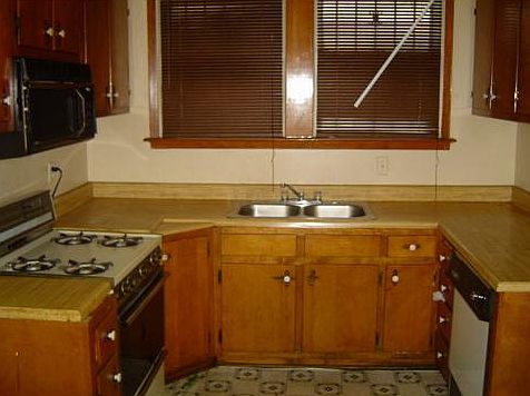 4th image of 872 Evergreen St