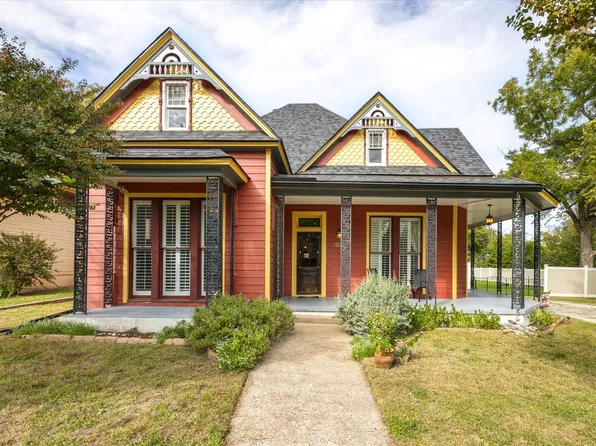 418 W Water St, Weatherford, TX 76086