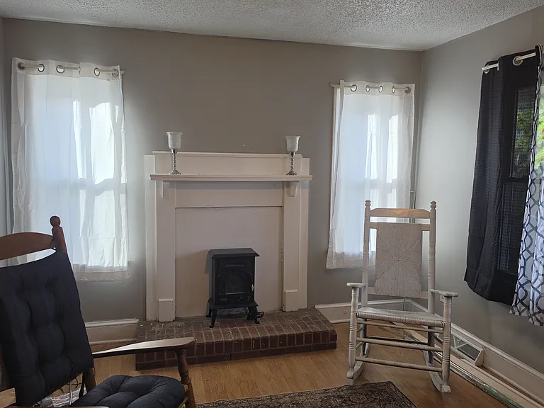 450 Main St #1 — Photo 8