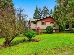 833 Alvarado Ter, Saanich, BC V8Y 1G5