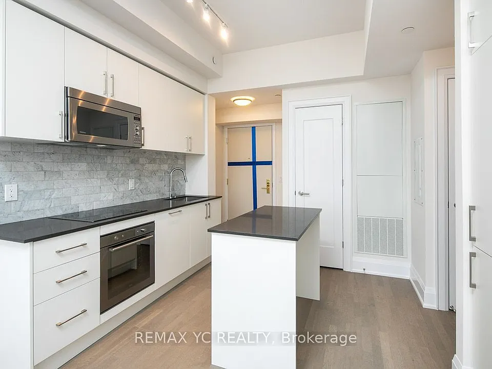 88 Cumberland St #2404