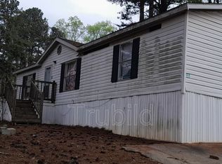 9 Club Cir, Ellenwood, GA 30294