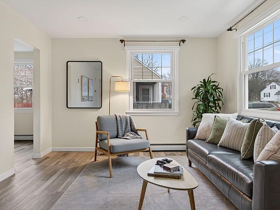 4th image of 7 Farm Hill Road