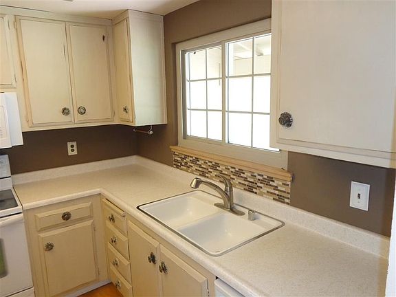 4th image of 710 W Valley Dr APT 2
