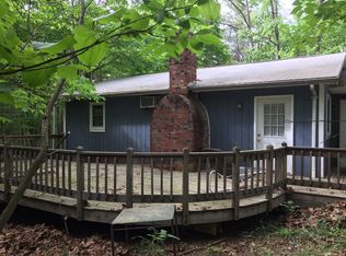 868 Hickory Hollow Rd, Berkeley Springs, WV 25411