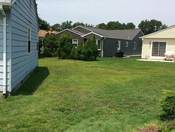 2nd image of 28 Tropicana Ct