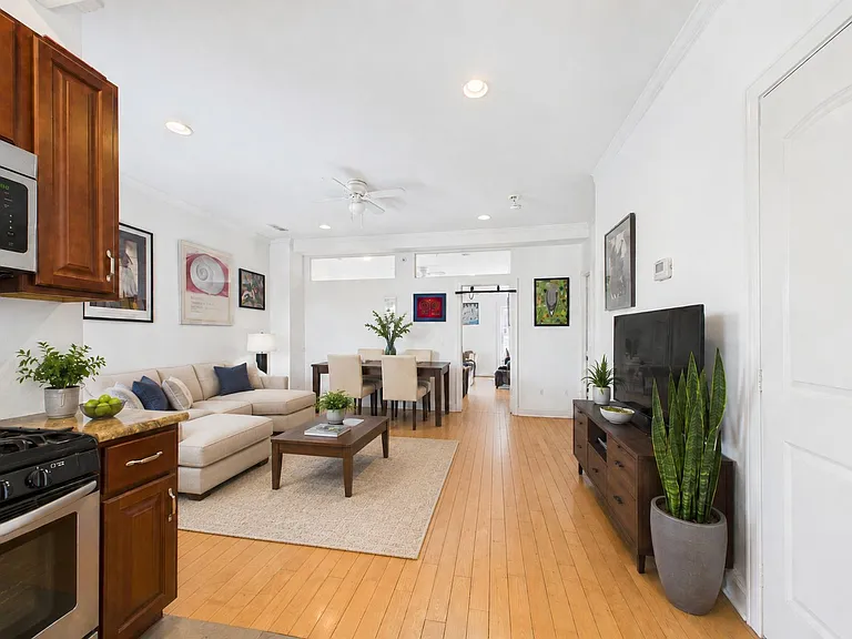 1621 Green Street — Photo 1