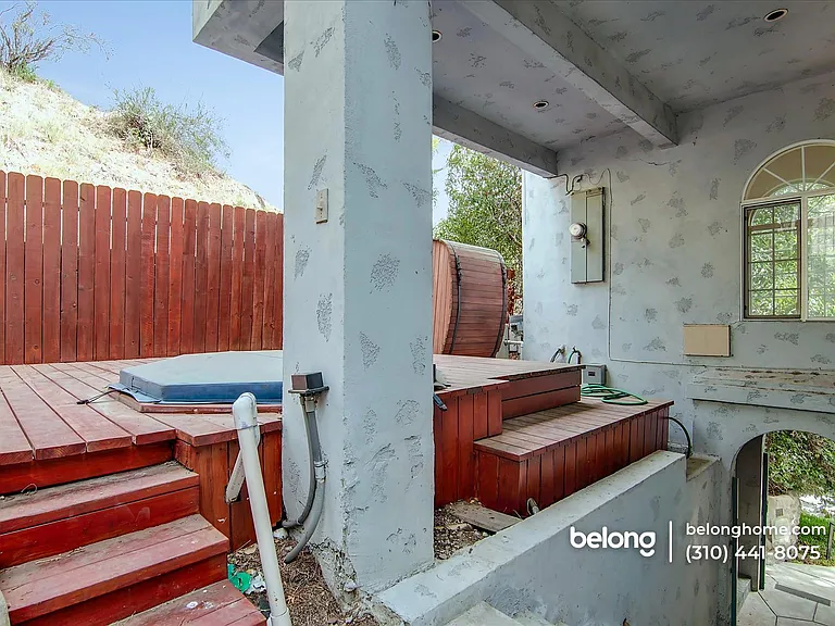 8527 Wonderland Ave — Photo 50