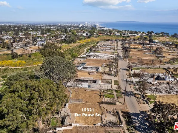 15321 De Pauw St, Pacific Palisades, CA 90272