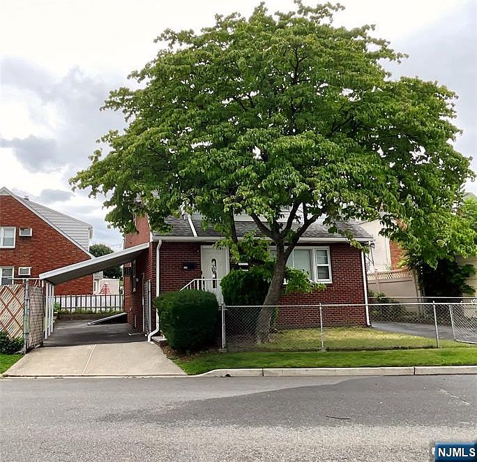 1st image of 173 Hartmann Ave