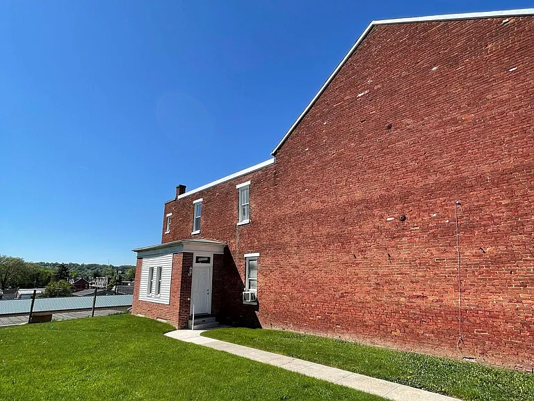 1012 E Market St #2 — Photo 10