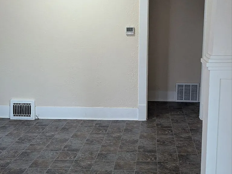 705 W Charles St — Photo 13