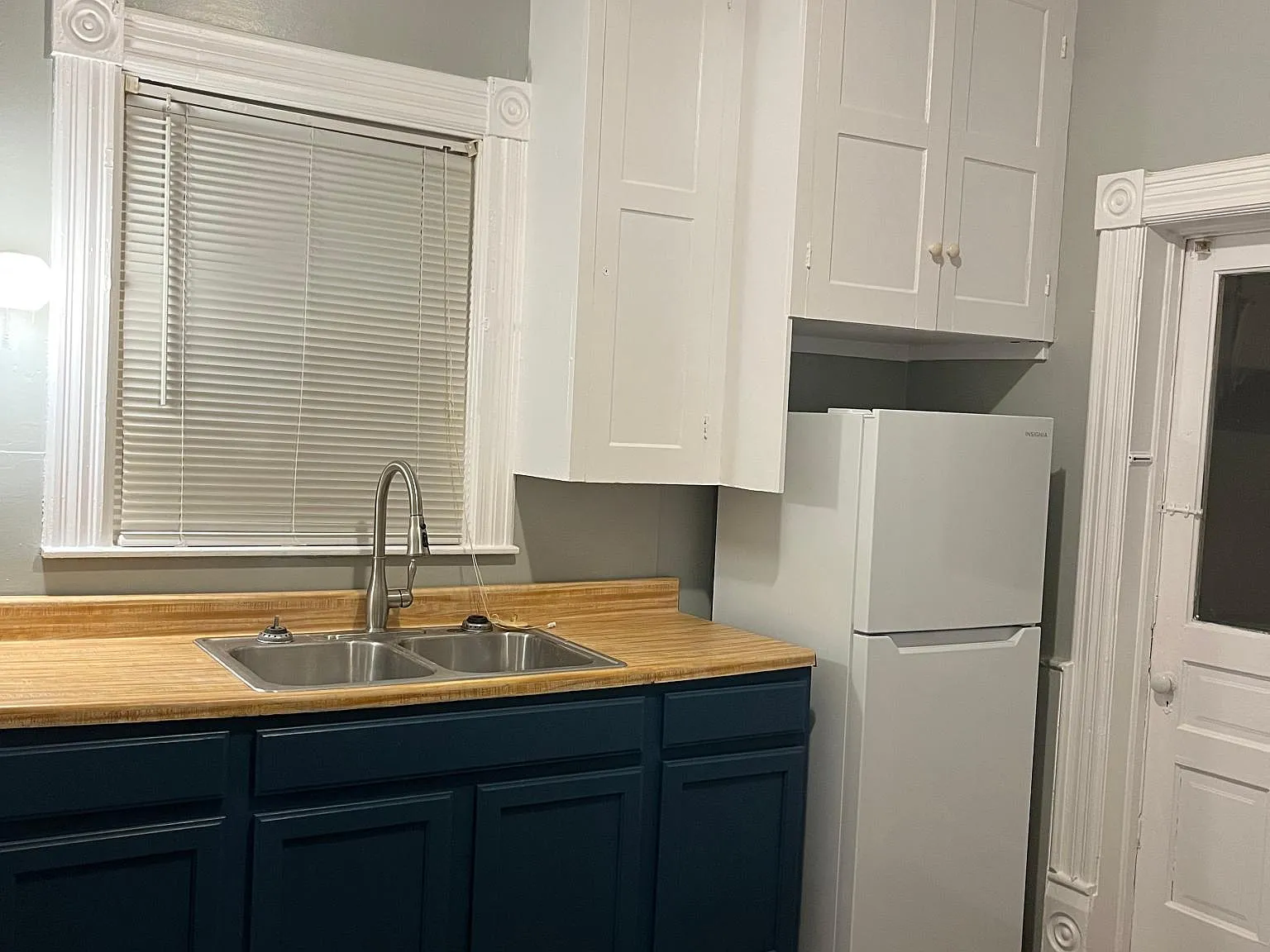 216 W Madison St — Photo 2