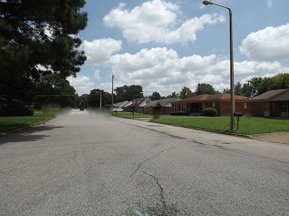 5th image of 1948 Saint James Dr
