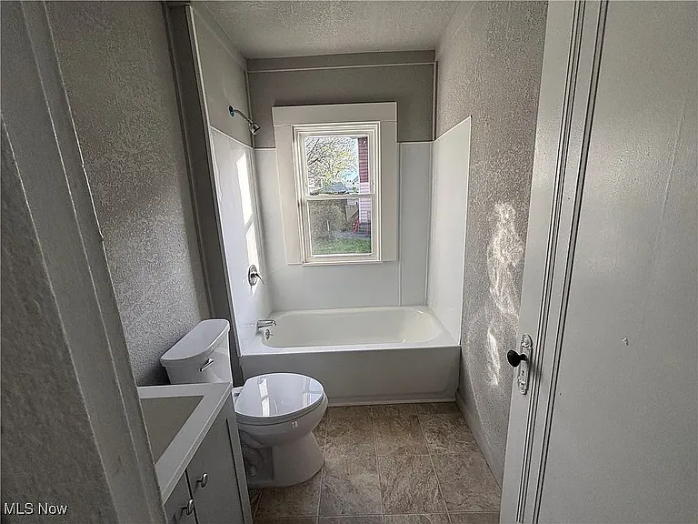 977 E 128th St #2 — Photo 3