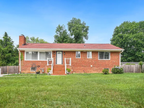 6802 Derrell Ct, Alexandria, VA 22307