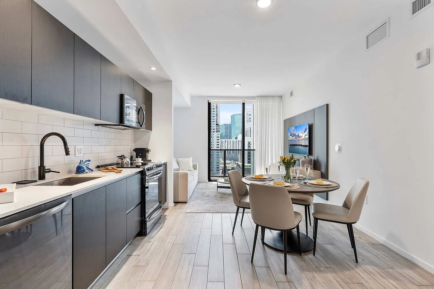 Studio, 3.0 bath, 1248 sqft, $12,241 — Photo 4