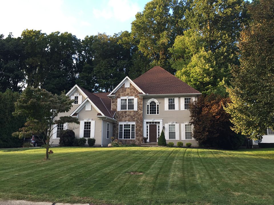 2nd image of 5773 Silvertree Ct