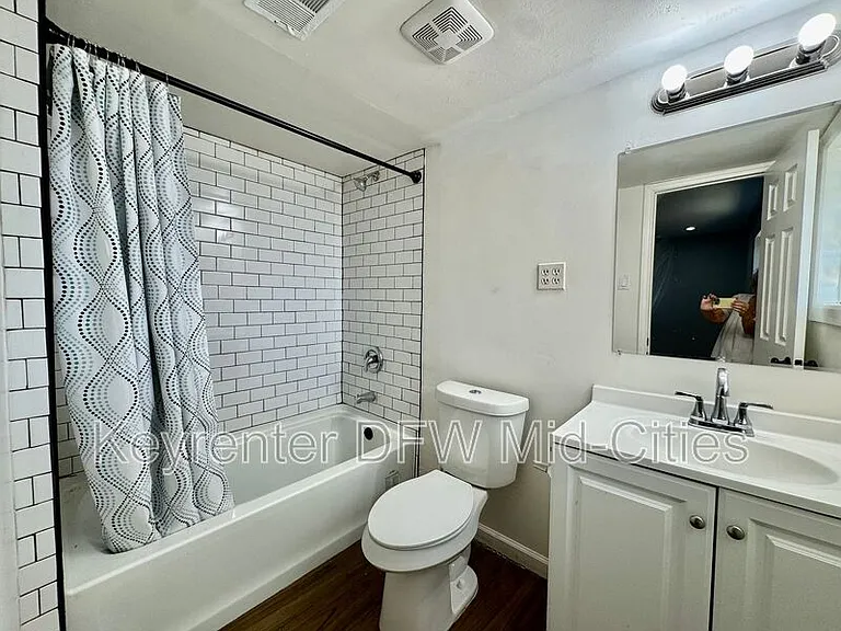 2801 Clearbrook Dr — Photo 20