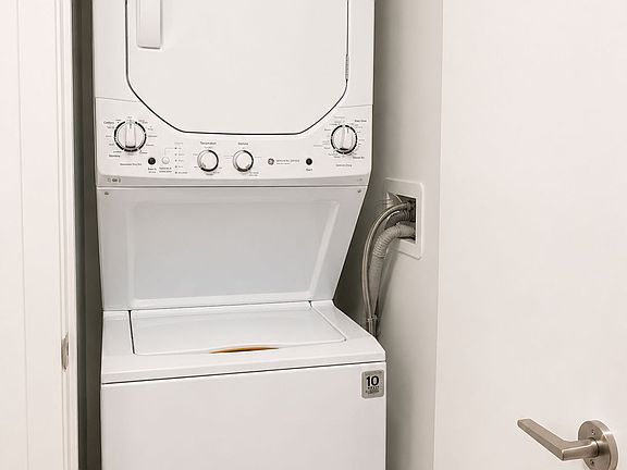 5th image of 86 Dundas St E #1410