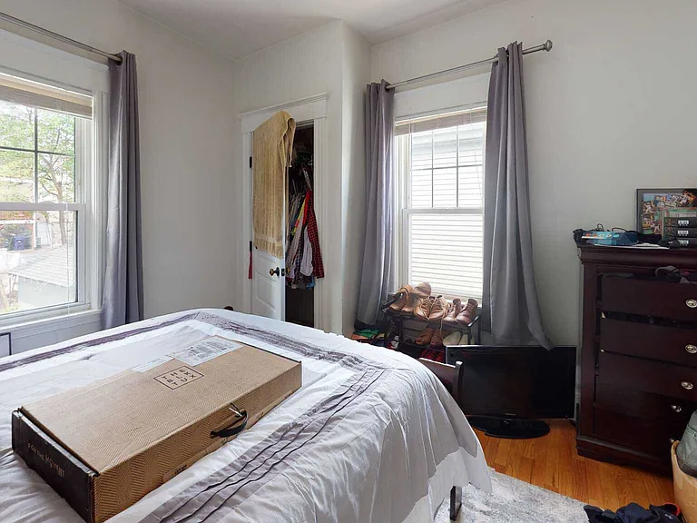Saranac St — Photo 10