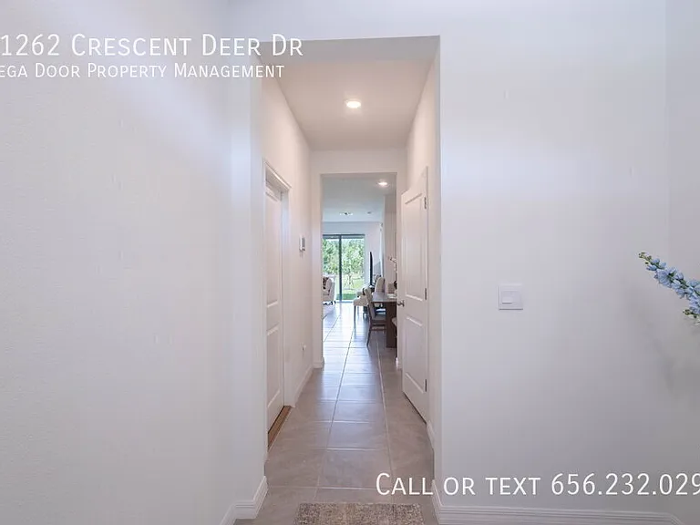11262 Crescent Deer Dr — Photo 2
