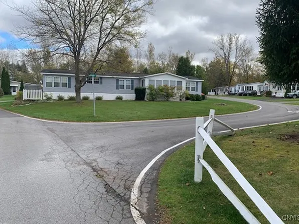 3 Hickory Dr, Clark Mills, NY 13321