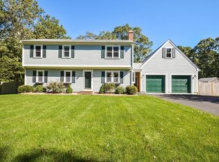12 Pin Oak Dr, East Sandwich, MA 02537