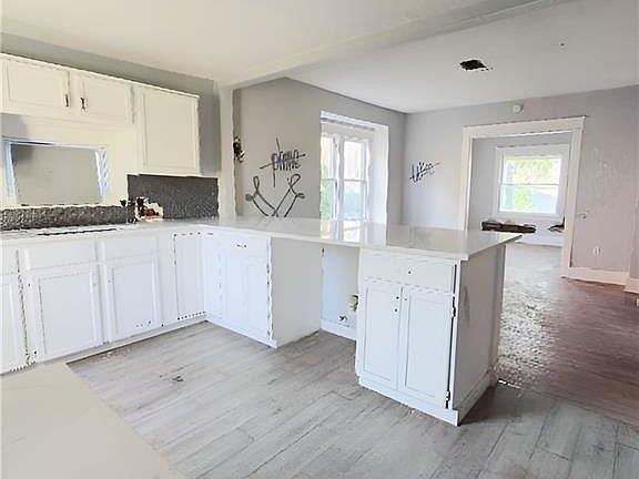 5th image of 5802 Thompson Ave