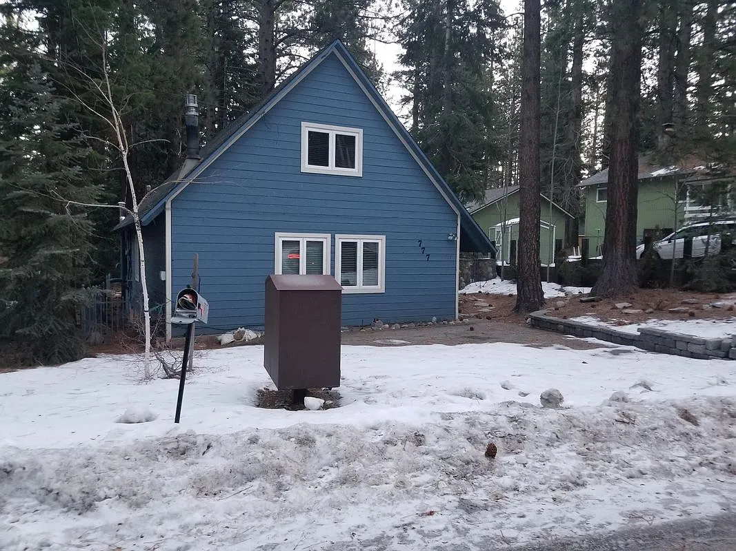 3 bed, 2.0 bath, 1188 sqft, $2,500 — Photo 2