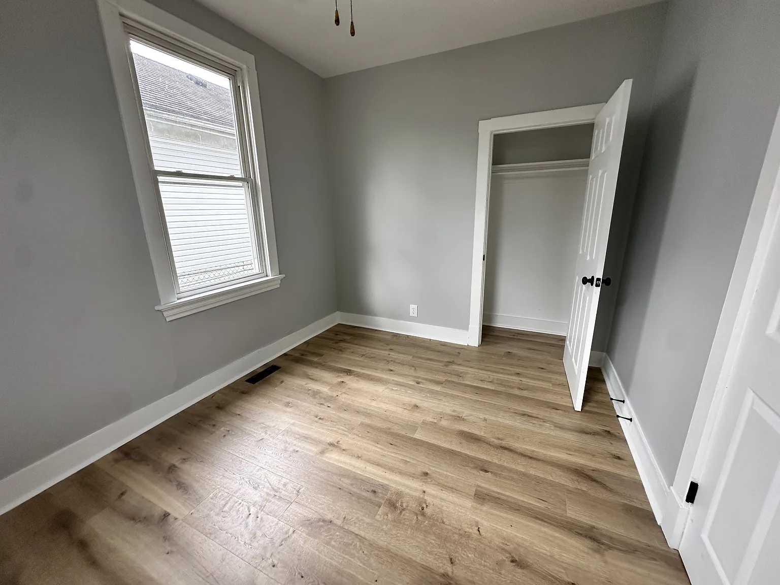 2309 Elbe Avenue - 1 — Photo 4