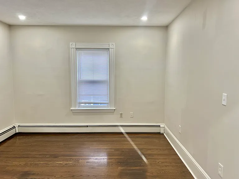 11 Shawmut St — Photo 12